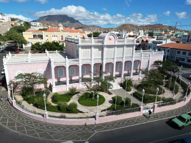 palacio-do-povo-mindelo-scaled.jpg